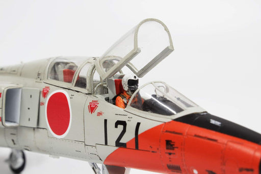 Platz 1/72 scale JASDF T-2 Trainer w/ Pilot Figure Plastic Model Kit AC-44 NEW_2
