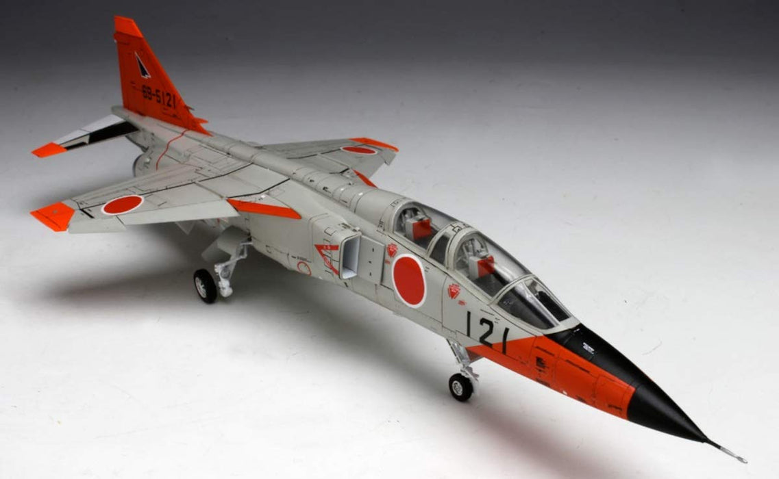 Platz 1/72 scale JASDF T-2 Trainer w/ Pilot Figure Plastic Model Kit AC-44 NEW_5