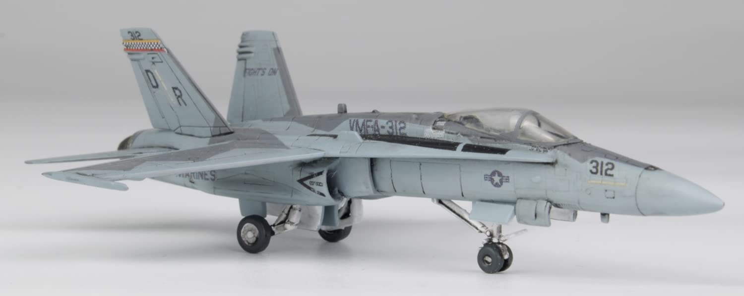 PLATZ 1/144 US Marine Corps F/A-18C Hornet VMFA-312 Checkerboard 2022 Kit FC-20_4