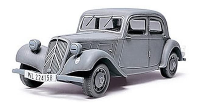 TAMIYA 25213 1/48 FOCKE-WULF Fw190 D-9 JV44 & CITROEN 11CV STAFF CAR SET NEW_2