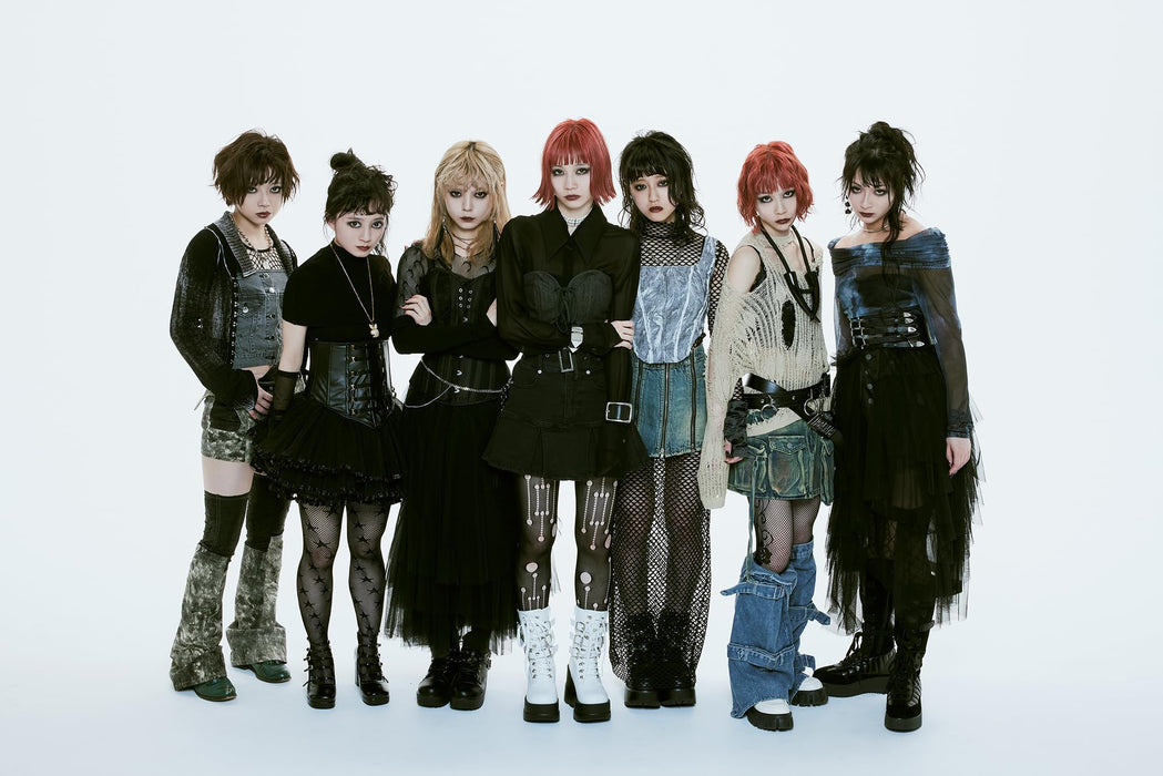 [CD+Blu-ray] Black Nails with PHOTOBOOK First Press Limited Edition AVCD-61422_2