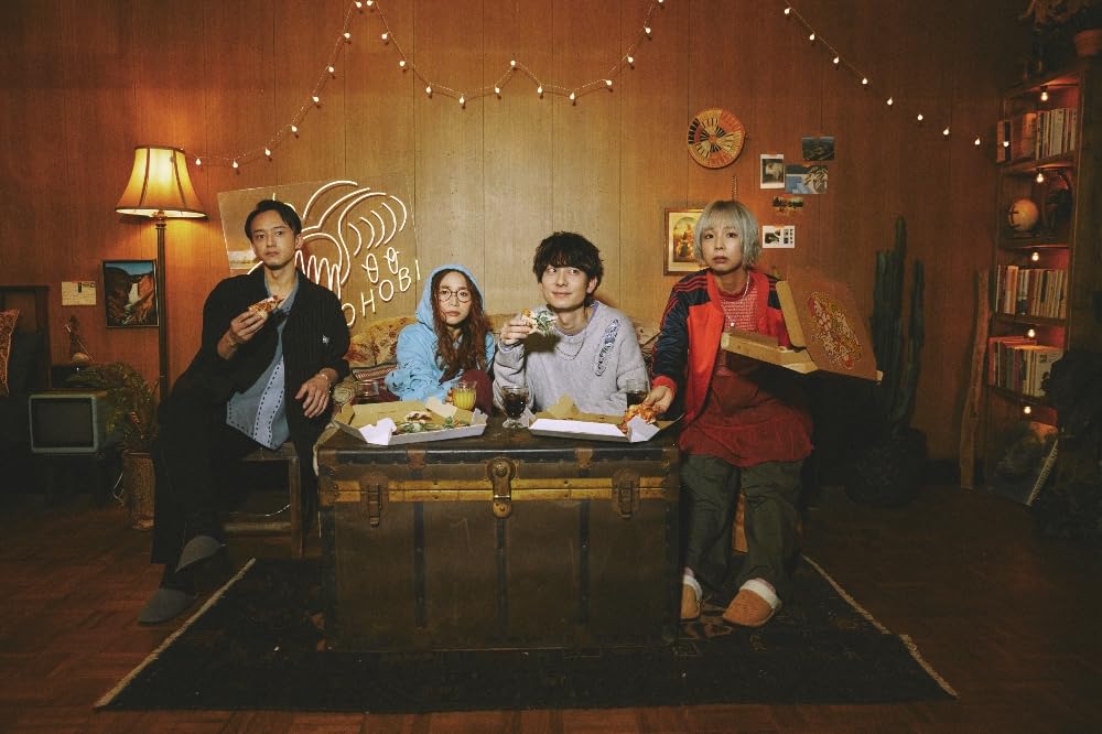 GOHOBI QUATTRO -spicy- [CD+Blu-ray Disc+Booklet+Calendar] First Ed. PCCA-6338_2