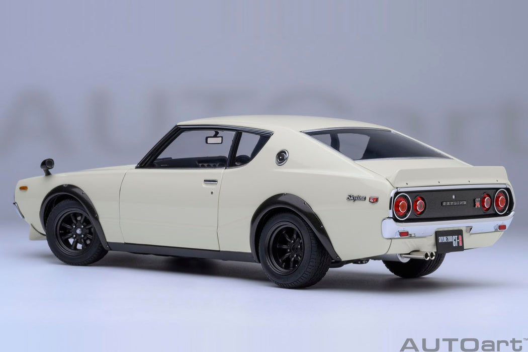 Autoart 1/18 Nissan Skyline 2000GT-R KPGC110 Tuned Version White Diecast 77467_3