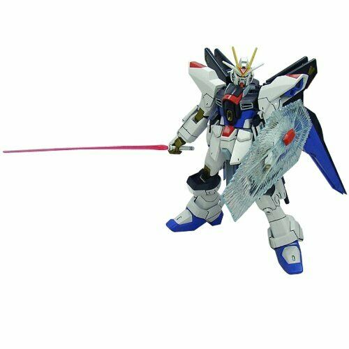 Bandai Strike Freedom Gundam (1/100) Plastic Model Kit NEW from Japan_5