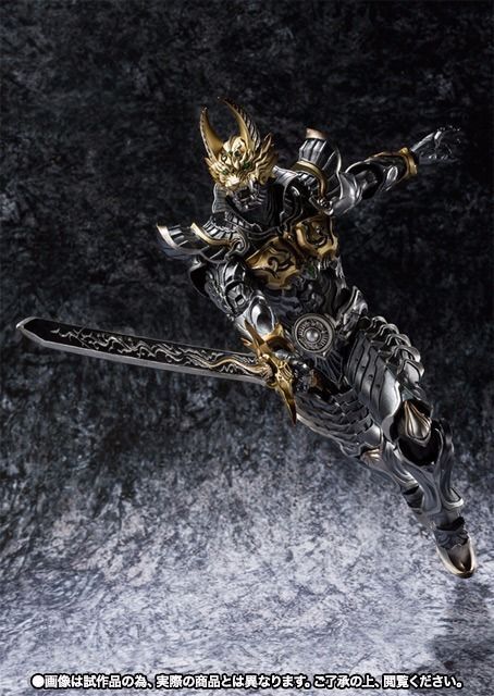 Makai Kadou Golden Knight GARO RYUGA Ver Action Figure BANDAI TAMASHII NATIONS_4