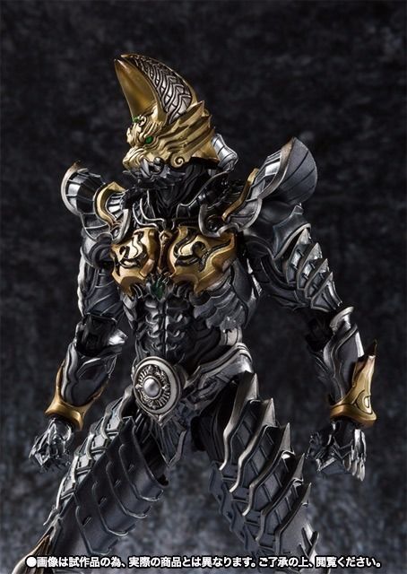 Makai Kadou Golden Knight GARO RYUGA Ver Action Figure BANDAI TAMASHII NATIONS_5