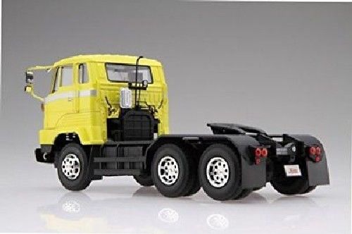 Aoshima 1/32 HEAVY FREIGHT Hino HH Tractor Head Plastic Model Kit from Japan NEW_3