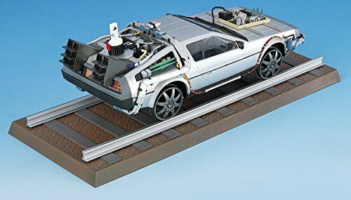 Aoshima 1/24 Back to the Future De Lorean Part III & Railroad Model Kit NEW_2