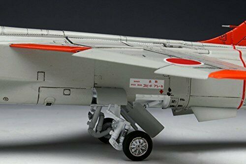 JASDF Supersonic Jet Trainer Aircraft Mitsubishi T-2 Early Type Plastic Model_6