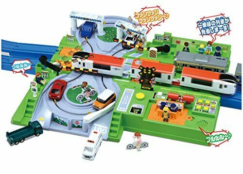 Takara Tomy Plarail Let's Play with Tomica! DX Railroad Crossing Station NEW_1