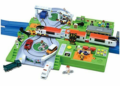 Takara Tomy Plarail Let's Play with Tomica! DX Railroad Crossing Station NEW_2