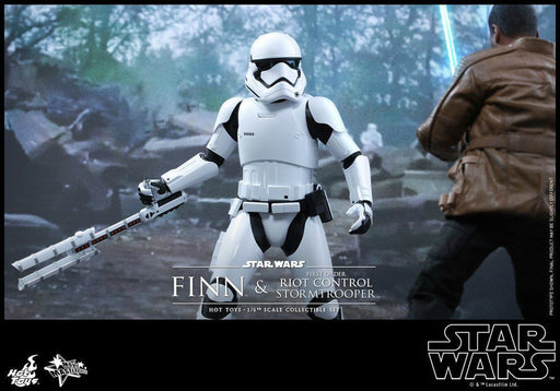 Movie Masterpiece Star Wars FINN & FIRST ORDER STORMTROOPER 1/6 Figure Hot Toys_2