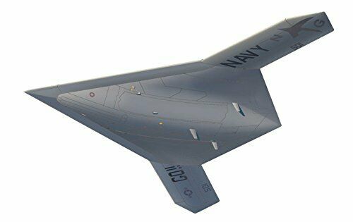 Platz 1/72 US Navy Unmanned Bomber X-47B Flight State (with Stand) Plastic Model_1