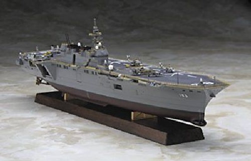 Hasegawa 1/700 JMSDF Izumo Full Hull Special Model Kit NEW from Japan_2