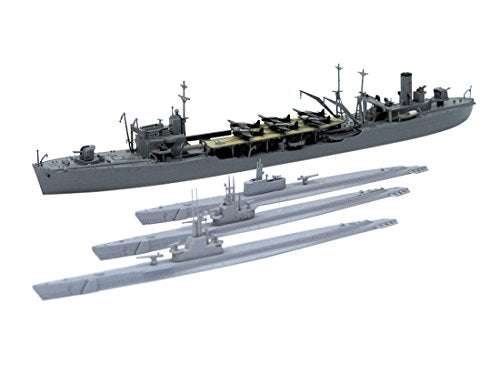 Aoshima Limited Oil Supply Ship Hayasui & U.S.S.Submarine Bluefish Model Kit_1