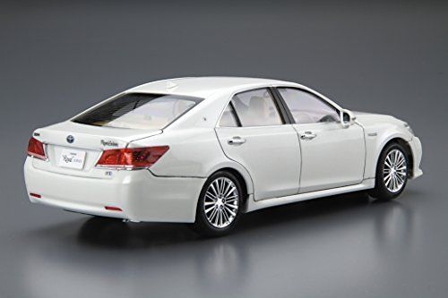 Aoshima Toyota GRS210/AWS210 Crown Royal Saloon G '15 White Pearl Crystal Shine_4