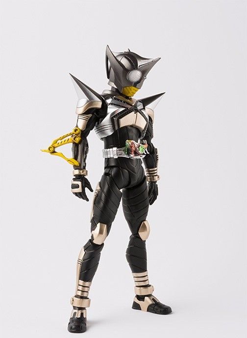 S.H.Figuarts Kamen Rider Kabuto PUNCH HOPPER Shinkocchou Seihou (Renewal) BANDAI_1