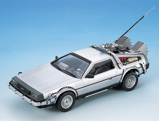 Aoshima 1/24 movie mechanical Series BT-01 Back to the Future DeLorean Part1 Kit_2