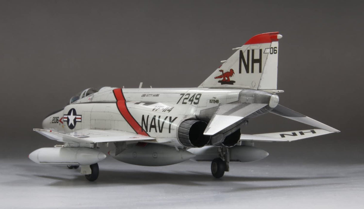 Fine Mold 1/72 Aircraft Series US Navy F-4J Fighter Special Edition Kit FP43S_4