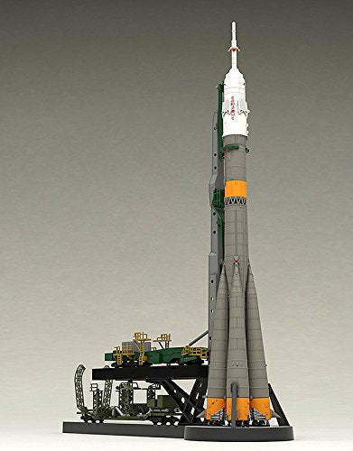 MODEROID 1/150 Plastic Model Kit Soyuz Rocket & Transport Train 1/150 scale NEW_3