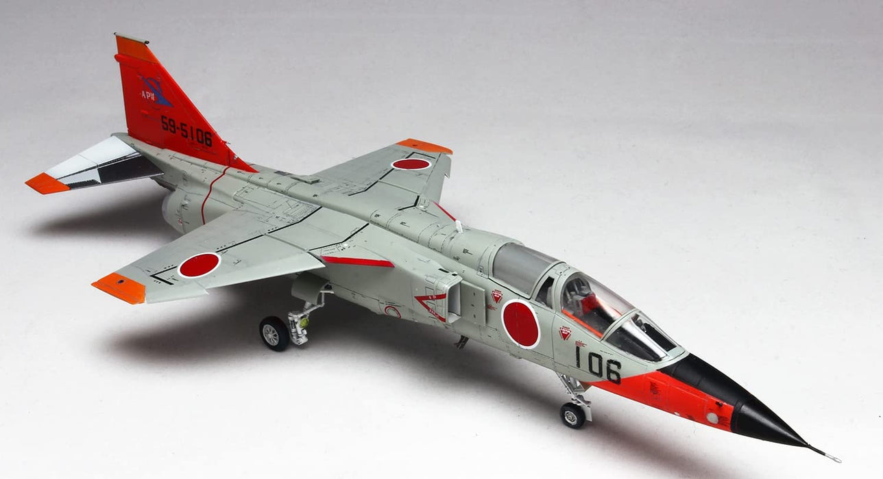 Platz 1/72 JASDF FS-T2 Kai (T-2 Machine) w/ Pilot Figure Plastic Model kit AC-59_2