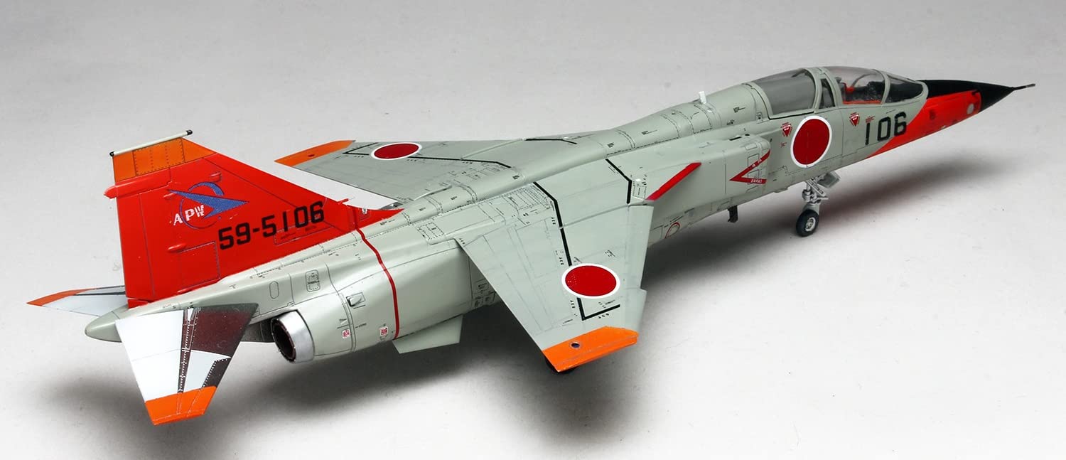 Platz 1/72 JASDF FS-T2 Kai (T-2 Machine) w/ Pilot Figure Plastic Model kit AC-59_3