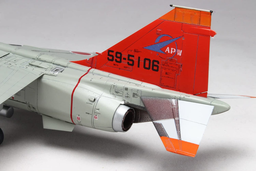 Platz 1/72 JASDF FS-T2 Kai (T-2 Machine) w/ Pilot Figure Plastic Model kit AC-59_7